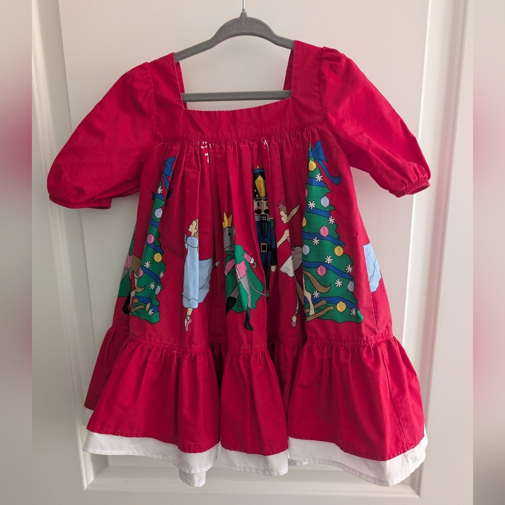 $ Vintage Eleanor Red Christmas Dress with Festive‎ Print And Bow Detail